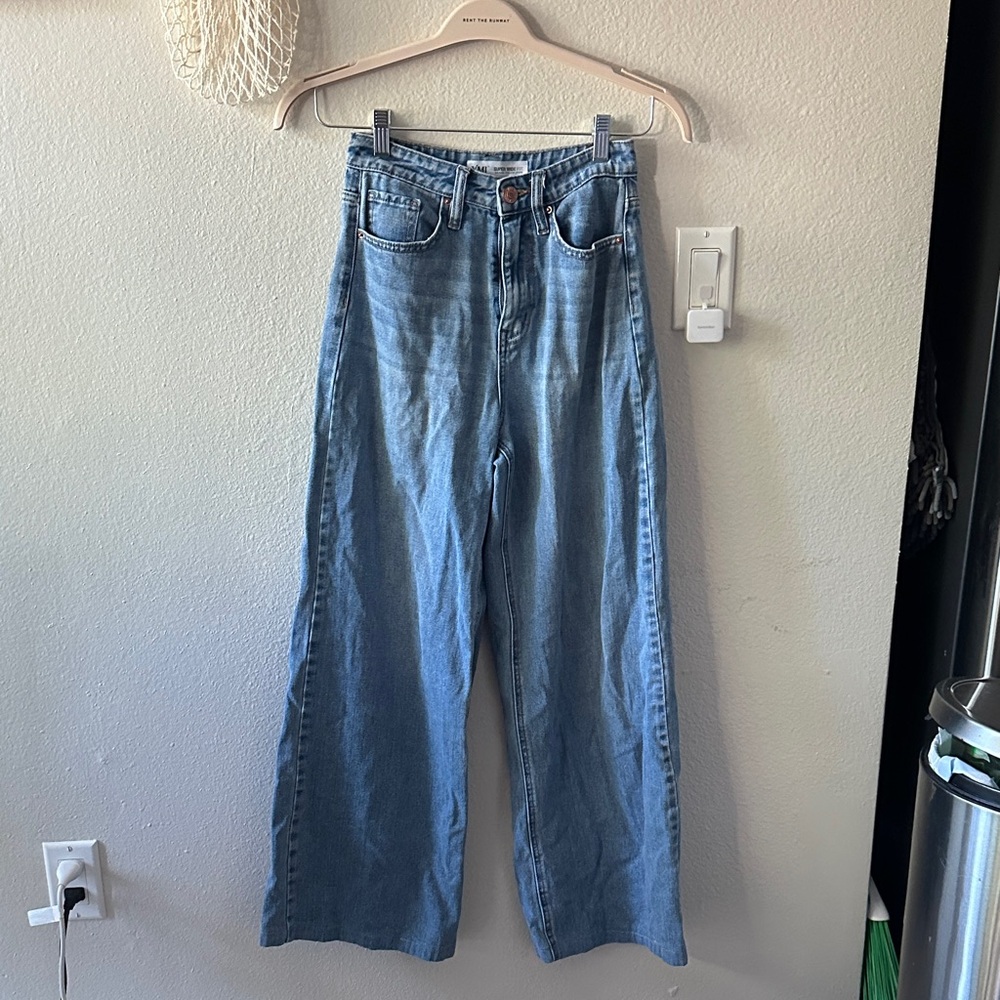 High-Waisted Petite Baggy Jeans (Short)